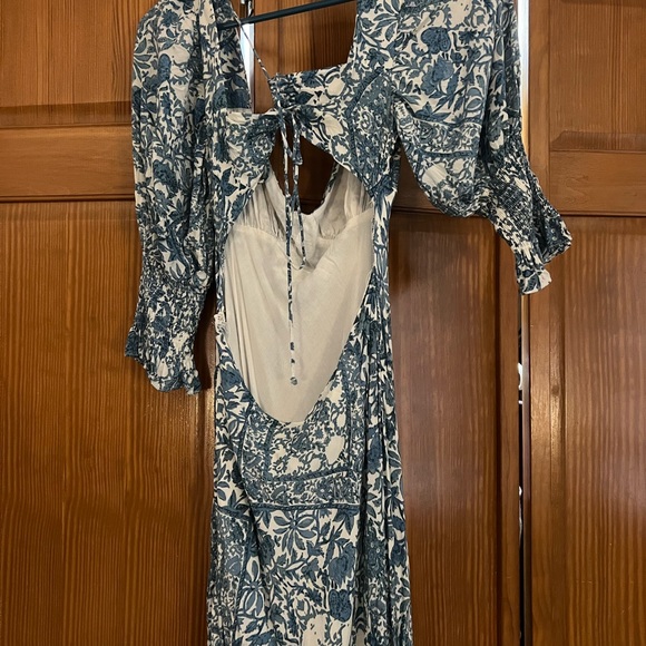 Dress - Picture 2 of 3